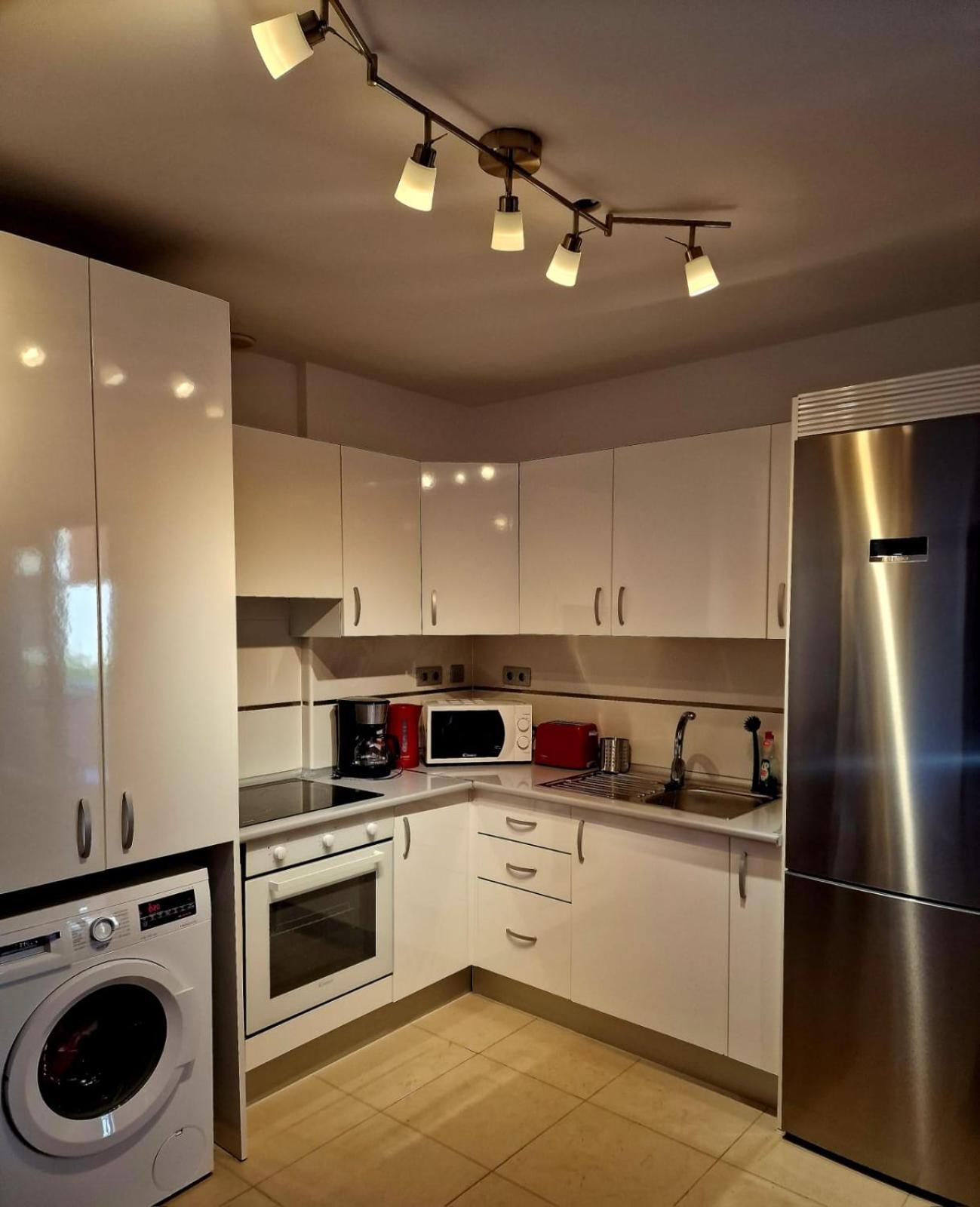Seaside Apartment, Two Rooms, Private Parking