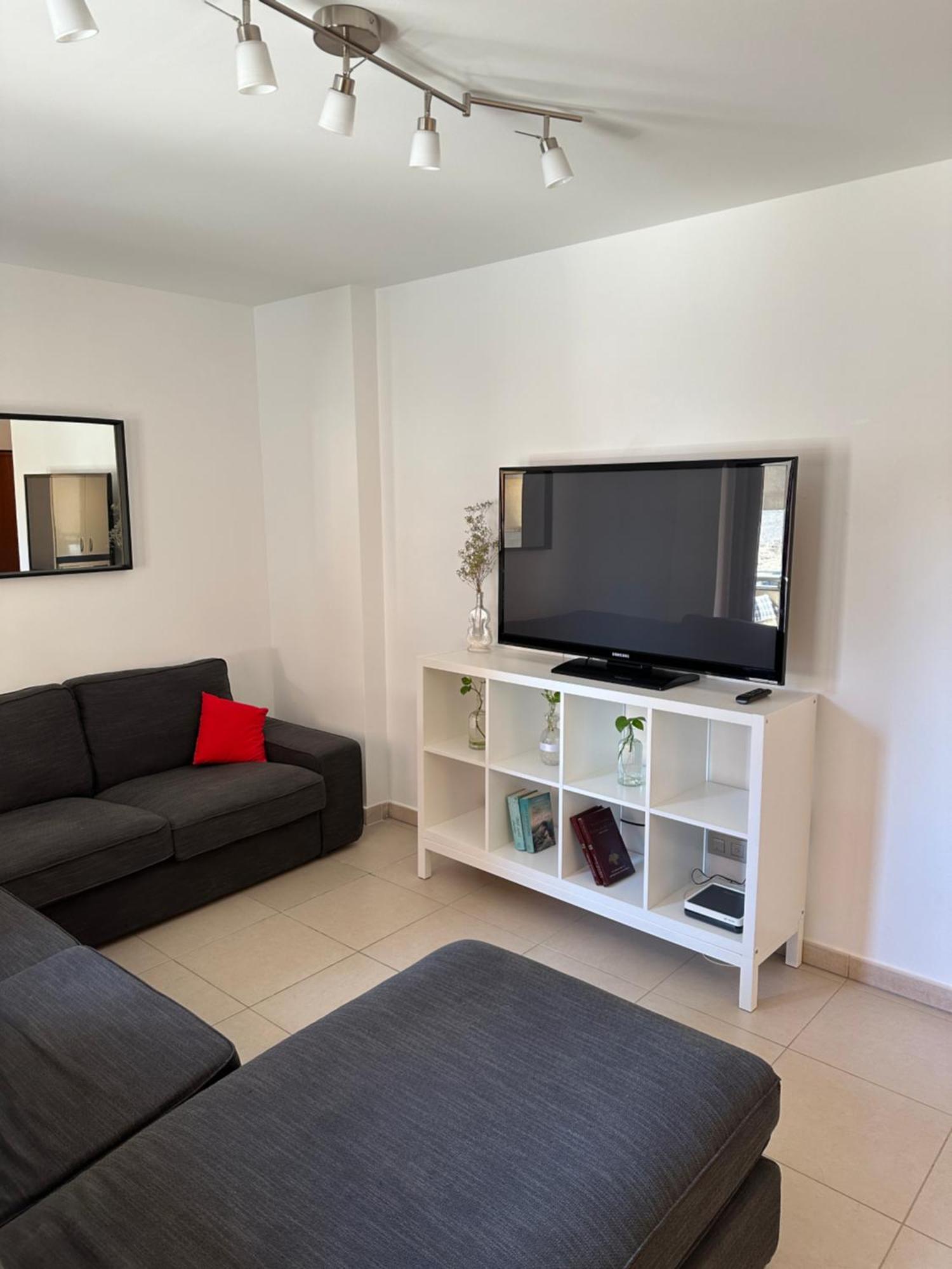 Seaside Apartment, Two Rooms, Private Parking